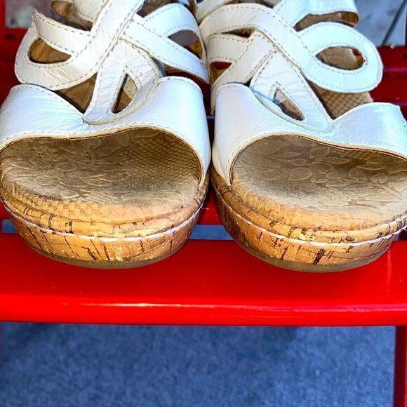 Leather Upper Buckle Closure Crock Wedge Sandals - Picture 3 of 7